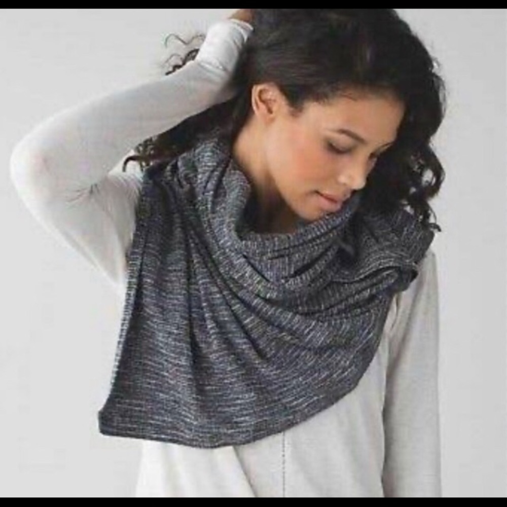 Lululemon Vinyasa Scarf